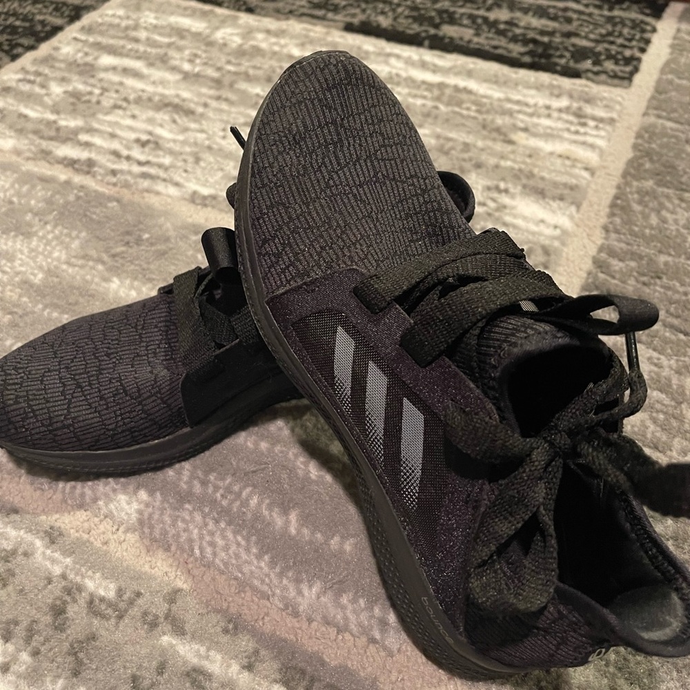 Adidas womens sneakers 6.5